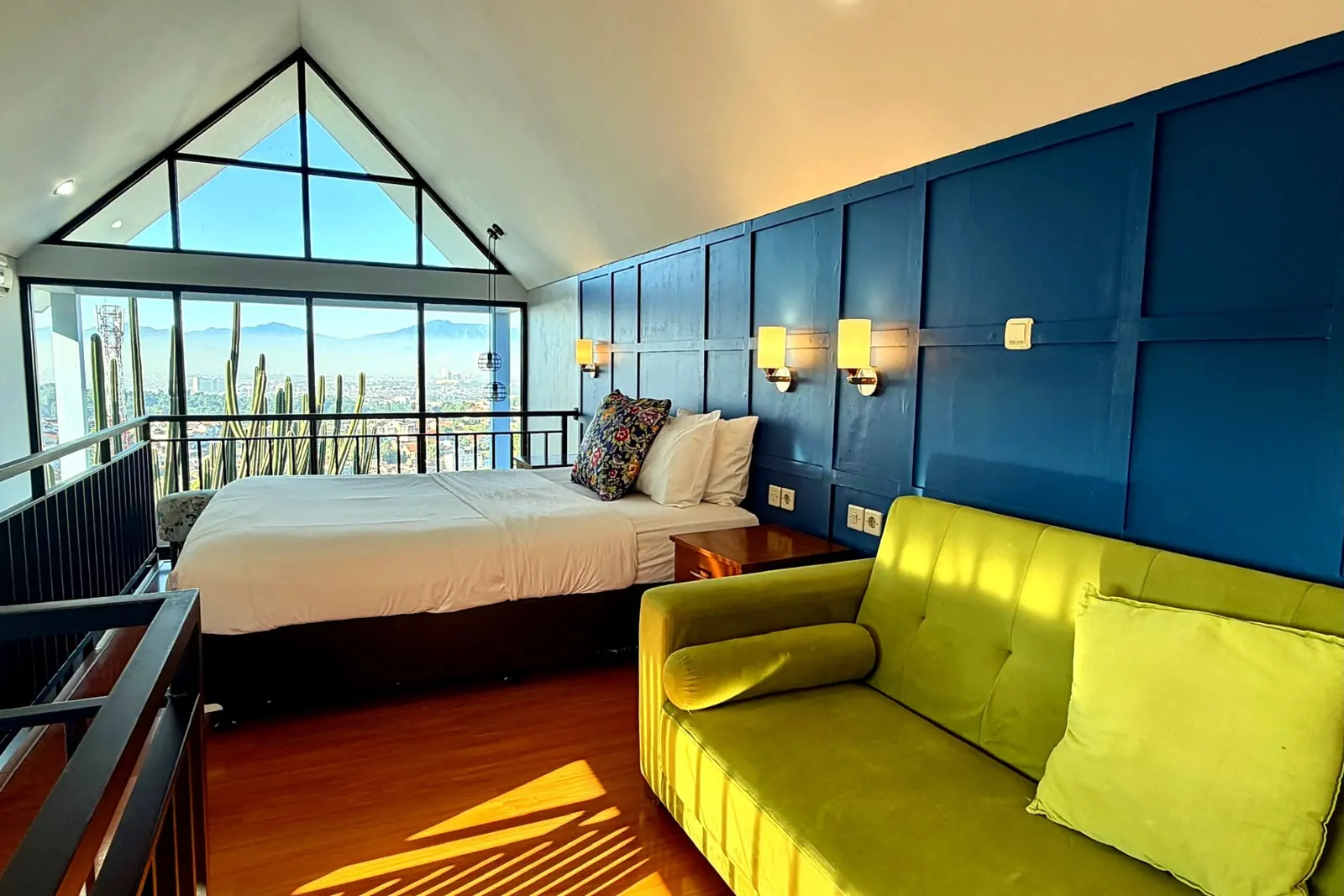 House of Flowers Dago, a boutique villa overlooking Bandung city lights