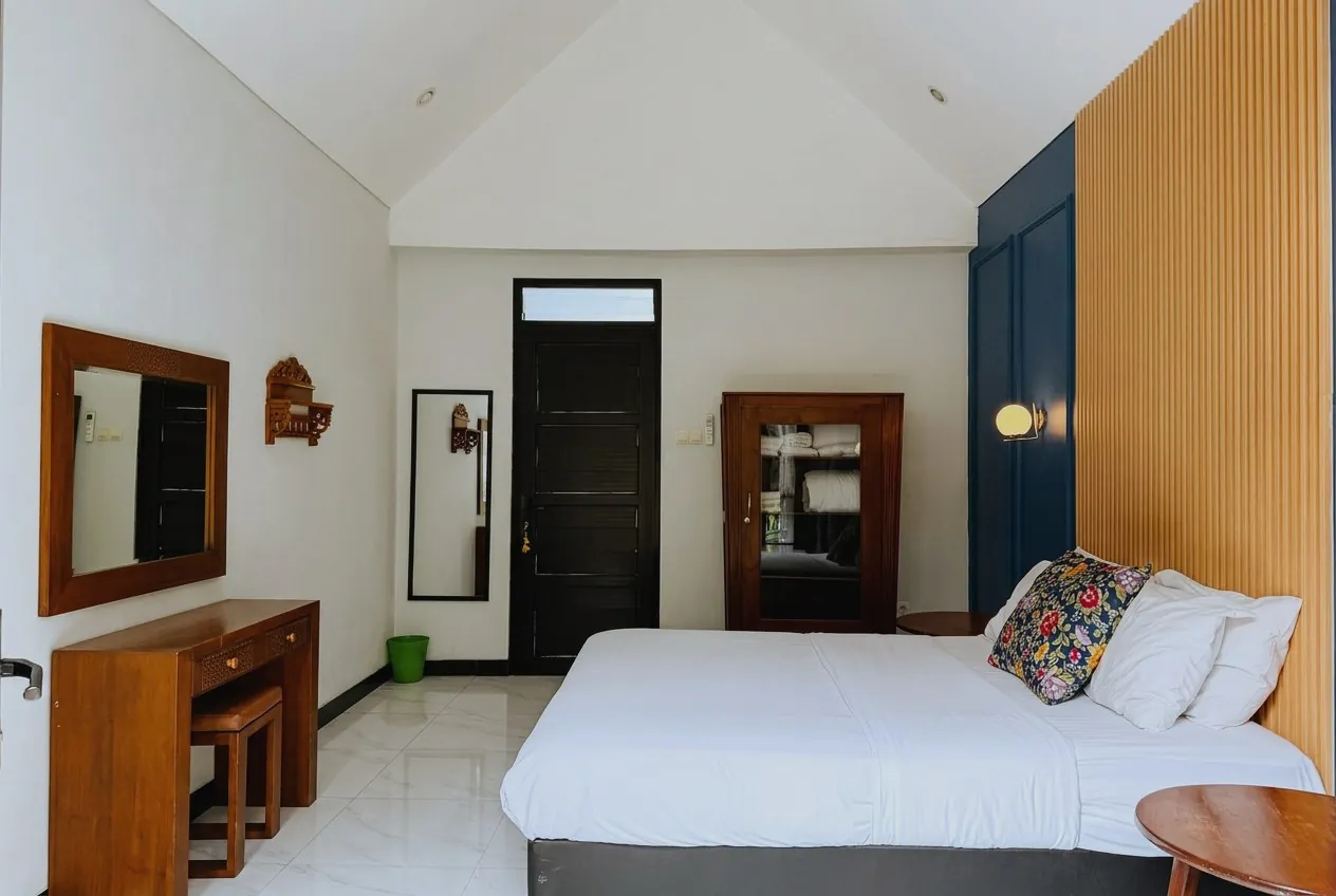 Mezzanine bedroom with sofa bed and skyline view